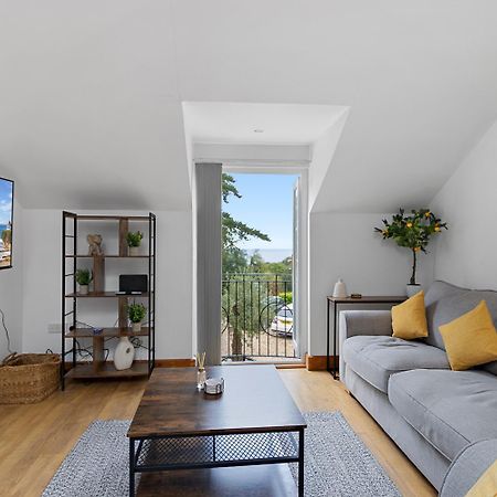 Stunning Sea View Whole Home In Torbay Close To Beach 토키 외부 사진