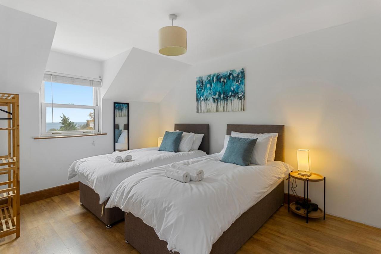 Stunning Sea View Whole Home In Torbay Close To Beach 토키 외부 사진