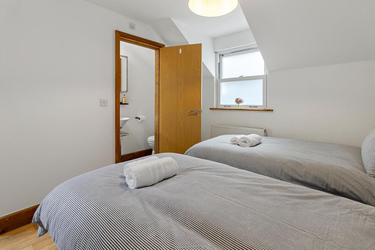 Stunning Sea View Whole Home In Torbay Close To Beach 토키 외부 사진